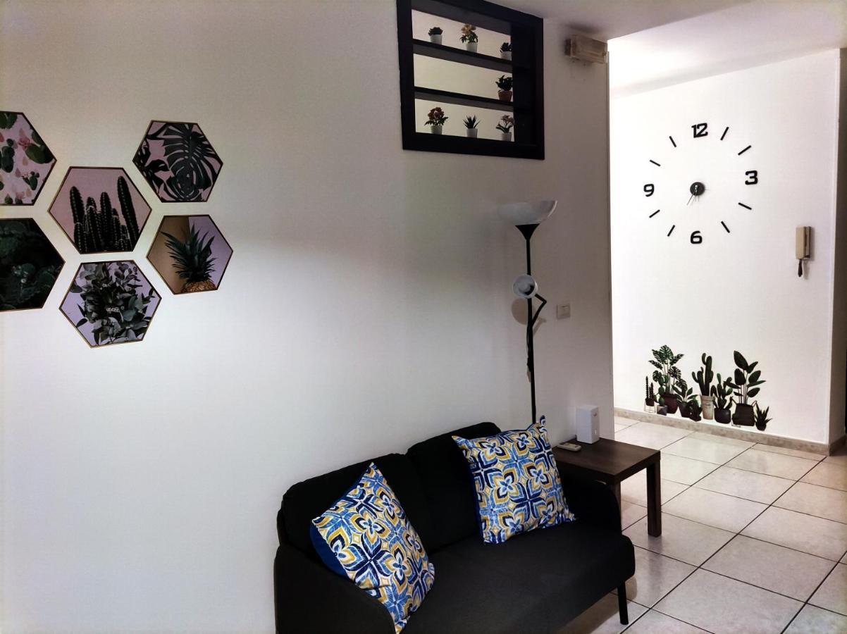 La Dimora Fiorita Apartment *